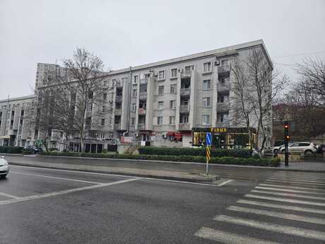 Obyekt - 8 Noyabr m. - 120 m²