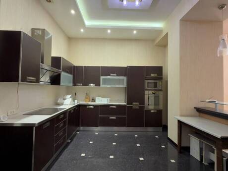 3-room apartment for rent, 170 m², Sahil: 1 800 ₼/mo 5
