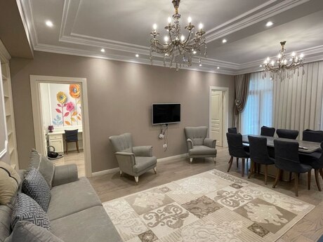 4-комнатная квартира, 140 м², İnşaatçılar: 429 000 ₼ 4