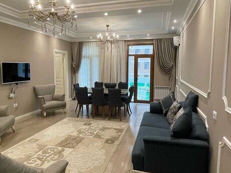 4-комнатная квартира, 140 м², İnşaatçılar: 429 000 ₼ 2