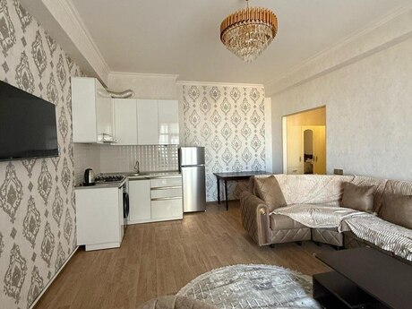 1-room new-build apartment for rent in 28 May, 41 m², 700 AZN/mo, photo 5 / 10