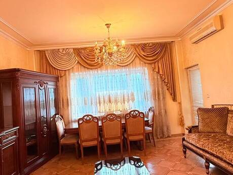 3-комн. новостройка - м. Элмляр Академиясы - 135 м²