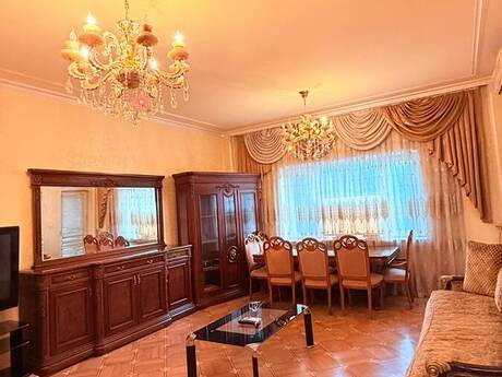 3-комн. новостройка - м. Элмляр Академиясы - 135 м²