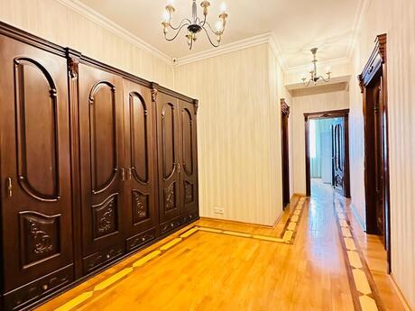 3-комн. новостройка - м. 8 ноября - 125 м²
