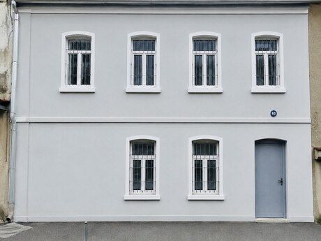 2 otaqlı köhnə tikili - Bayıl q. - 75 m²