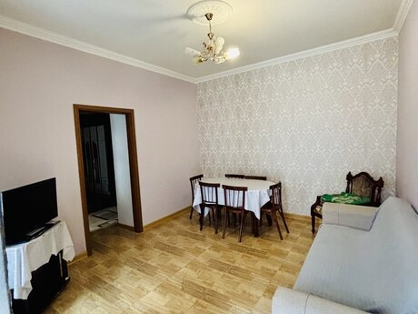 2 otaqlı köhnə tikili - Bayıl q. - 75 m²