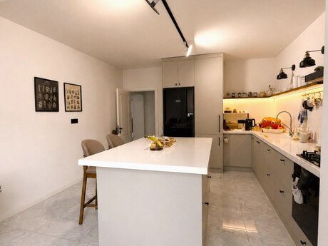 2 otaqlı yeni tikili - Bakıxanov q. - 95 m²