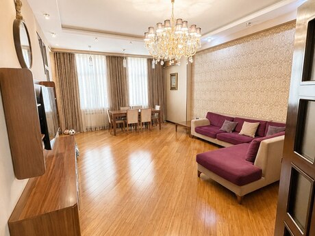 3 otaq · 157 m² · 14/17 mərtəbə, İnşaatçılar