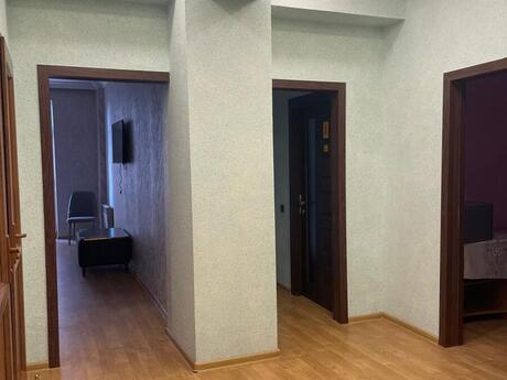 3-комн. новостройка - м. Элмляр Академиясы - 103 м²
