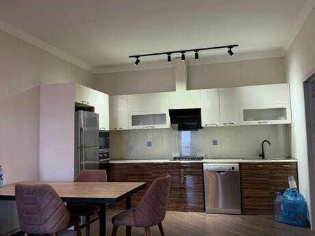 Elan №6298902 - Bakı, Elmlər Akademiyası m., 2 otaqlı, 70 m², 8/15 mərtəbə