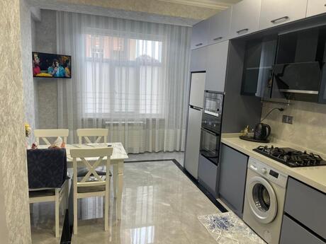 3 otaqlı yeni tikili - Azadlıq Prospekti m. - 120 m²