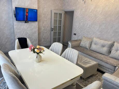 3 otaqlı yeni tikili - Azadlıq Prospekti m. - 120 m²