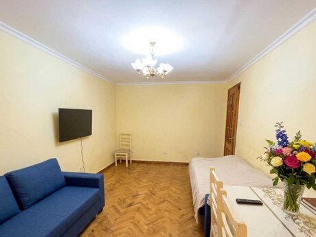 3 otaqlı köhnə tikili - Nəriman Nərimanov m. - 80 m²