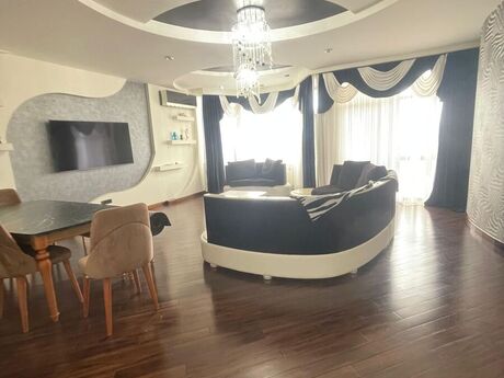 3 otaqlı mənzil, 160 m², 8 Noyabr: 357 000 ₼ 2