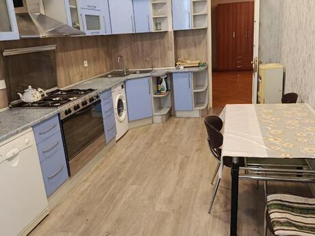 3-комн. новостройка - м. Низами - 100 м²