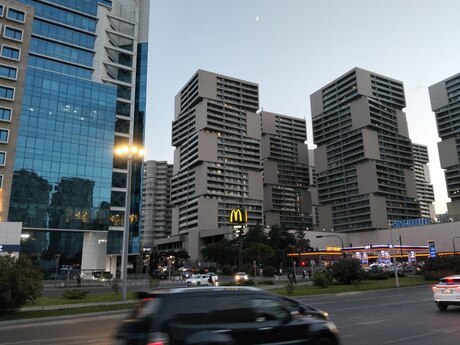 2 otaq · 67 m² · 27/27 mərtəbə, 8 Noyabr