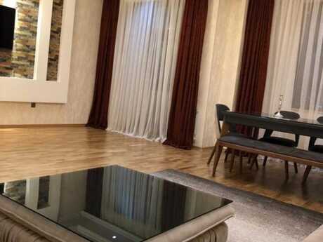 3 otaq · 121 m² · 14/17 mərtəbə, Azadlıq Prospekti