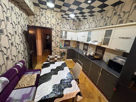 3-комн. новостройка - м. Иншаатчылар - 130 м²