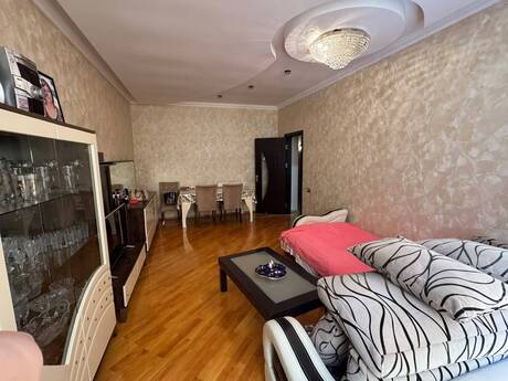 3-комн. новостройка - м. Иншаатчылар - 130 м²