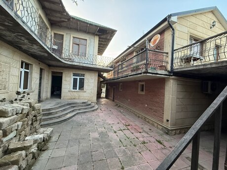 7 otaqlı həyət evi, 350 m², Yeni Ramana: 250 000 ₼ 2