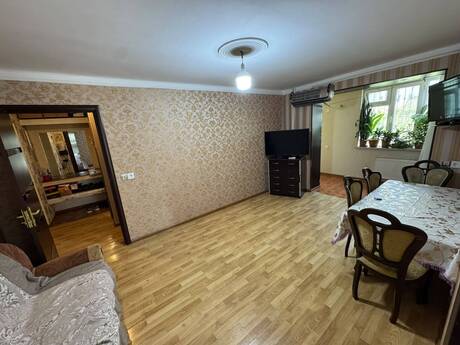 2 otaqlı köhnə tikili - İnşaatçılar m. - 50 m²