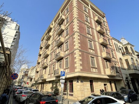 Elan №6300163 - Bakı, Nizami m., 2000 m²