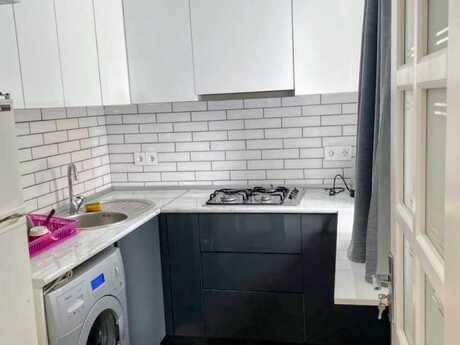 1 otaqlı köhnə tikili - Elmlər Akademiyası m. - 32 m²