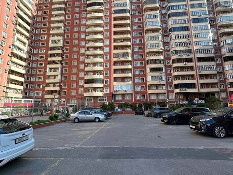 3-комн. новостройка - пос. 8-й мкр - 163 м²