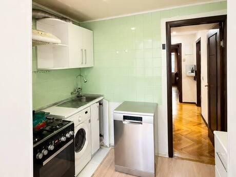 3 otaqlı köhnə tikili - Elmlər Akademiyası m. - 75 m²