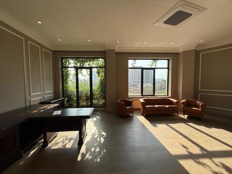4 otaqlı ofis - Ağ şəhər q. - 225 m²