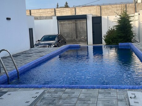 3 otaqlı həyət evi/bağ evi - Novxanı q. - 144 m²