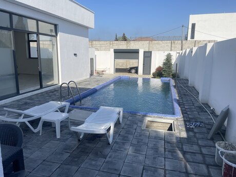 3 otaqlı həyət evi/bağ evi - Novxanı q. - 144 m²