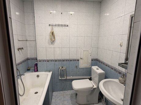 1-комн. новостройка - м. Иншаатчылар - 40 м²