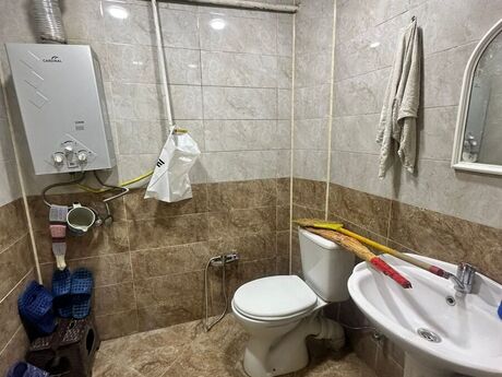 1-комн. вторичка - м. Элмляр Академиясы - 40 м²