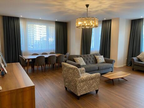 4-room apartment for rent, 180 m², 28 May: 2 000 ₼/mo 2