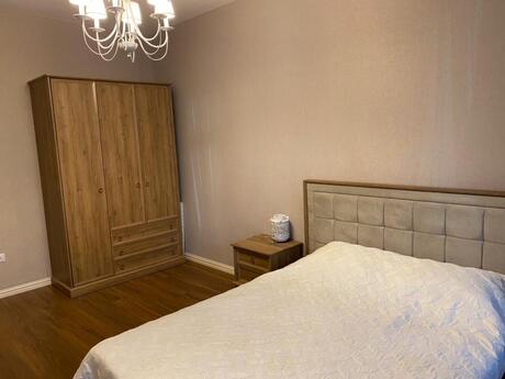 4-room apartment for rent, 180 m², 28 May: 2 000 ₼/mo 5