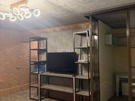 Elan №6301158 - Bakı, Nizami m., 1 otaqlı, 45 m², 1/5 mərtəbə