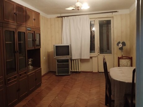 Elan №6301200 - Bakı, Xalqlar Dostluğu m., 3 otaqlı, 80 m², 2/5 mərtəbə