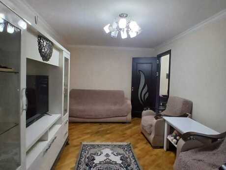 2-комн. вторичка - м. Гянджлик - 50 м²