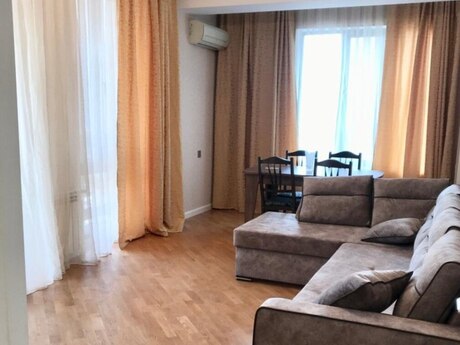 Kirayə 2 otaqlı mənzil, 100 m², 28 May: 1 200 ₼/ay 4
