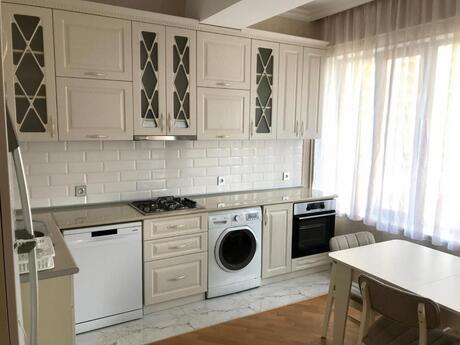 Kirayə 2 otaqlı mənzil, 100 m², 28 May: 1 200 ₼/ay 5