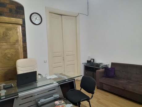 2 otaqlı ofis - İçəri Şəhər m. - 45 m²