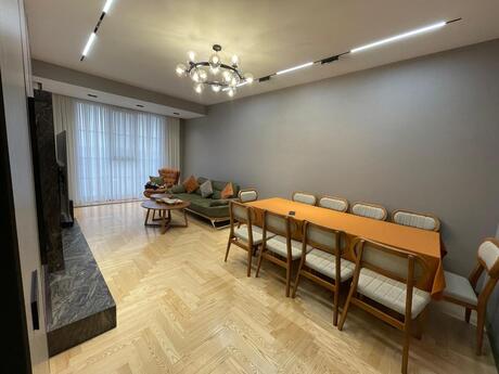 4 otaqlı mənzil, 120 m², Neftçilər: 355 000 ₼ 2