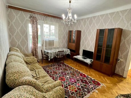 Elan №6301584 - Bakı, 28 May m., 2 otaqlı, 60 m², 4/5 mərtəbə