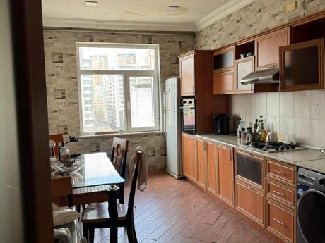 3 otaqlı yeni tikili - Nizami m. - 137 m²