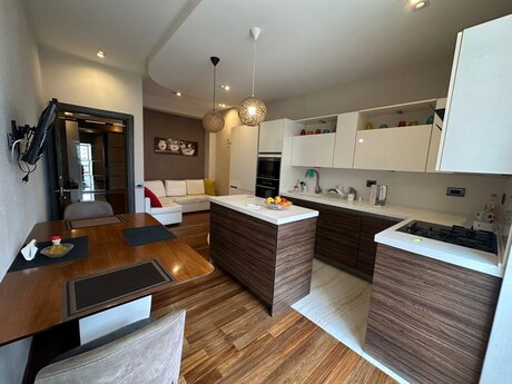 4 otaqlı mənzil, 183 m², Nizami: 560 000 ₼ 5
