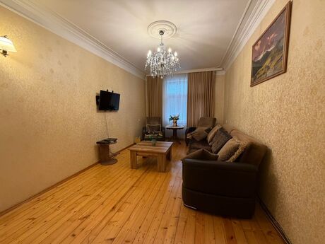4 otaqlı köhnə tikili - Xətai r. - 120 m²