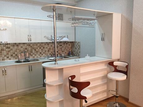 2-room apartment for rent, 76 m², İçəri Şəhər: 1 300 ₼/mo 2