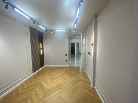 2 otaqlı köhnə tikili - 8 Noyabr m. - 45 m²