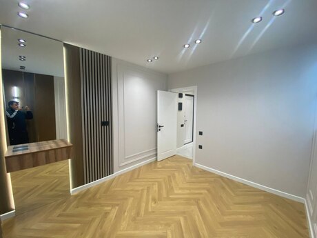 2 otaqlı köhnə tikili - 8 Noyabr m. - 45 m²